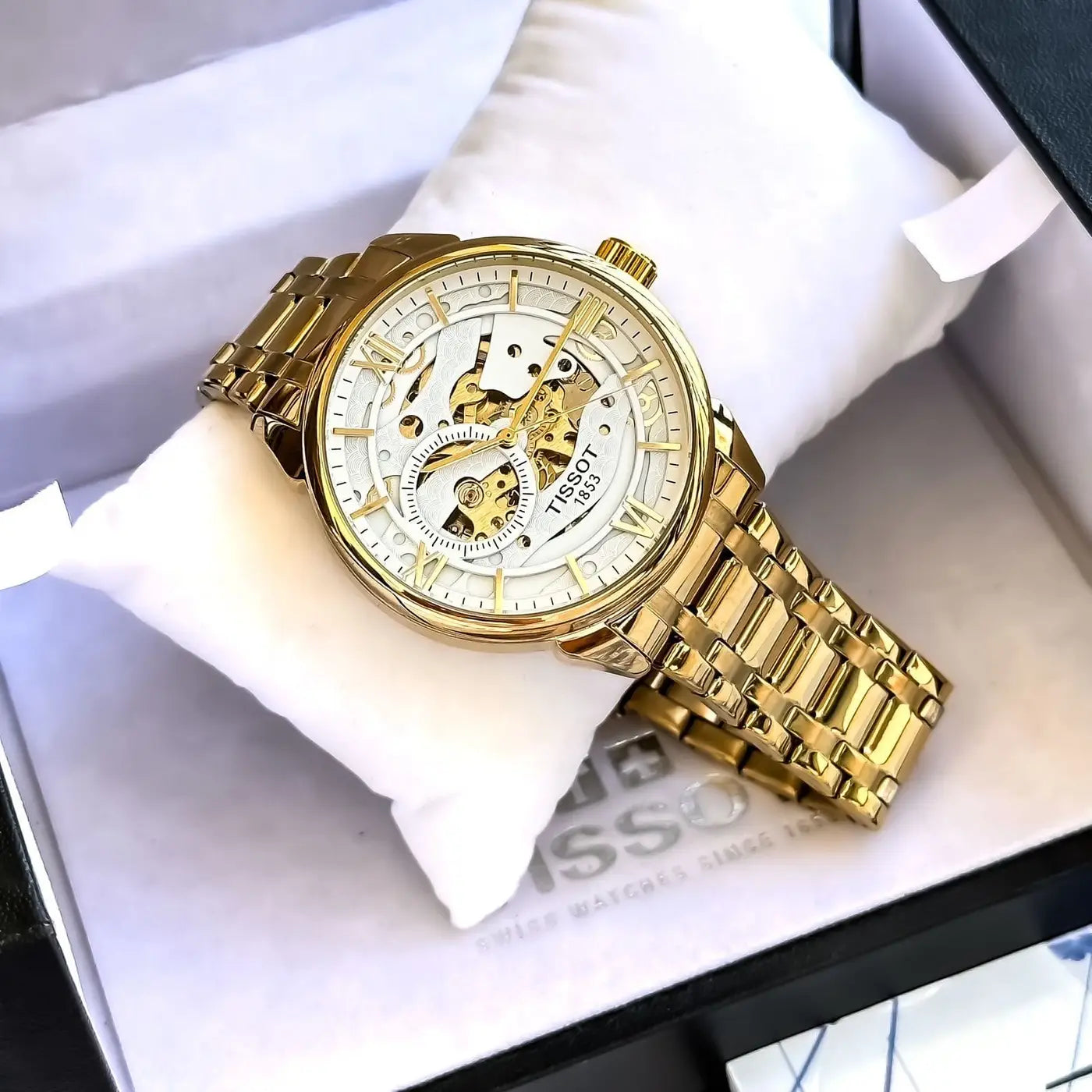 Tissot LeLocle Gold & White is the ultimate automatic watch, now combined with the energy of the Powermatic 80 movement and unconditional looks.